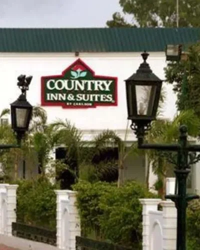 Country Inn Suites Hotel New Delhi Escorts