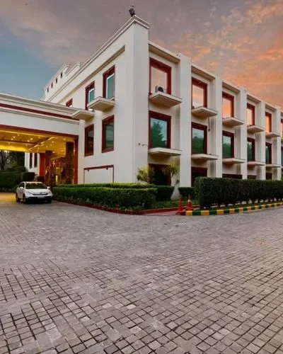The Ocean Pearl Hotel New Delhi Escorts